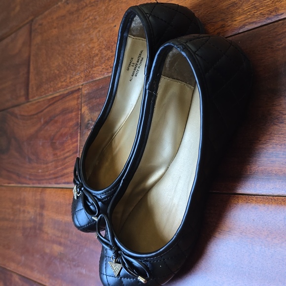 Guess flats - Picture 2 of 6